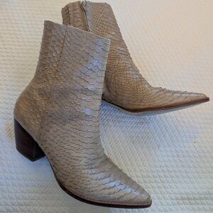 Matisse Caty Tan Snake Embossed Leather Heeled Boot Bootie Size 8